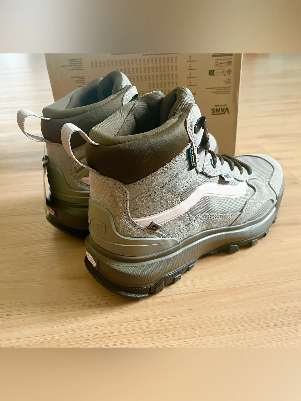 Vans MTE Crestline Waterproof Boot - Women's 9.0 US